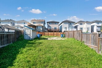 179 Taravista St NE in Calgary, AB - Building Photo - Building Photo