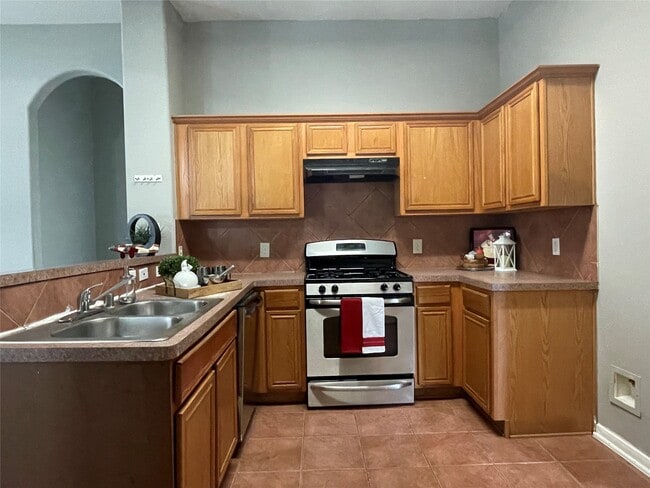 property at 811 Forest Hillside Ln