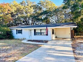 420 Edge Ave in Valparaiso, FL - Building Photo