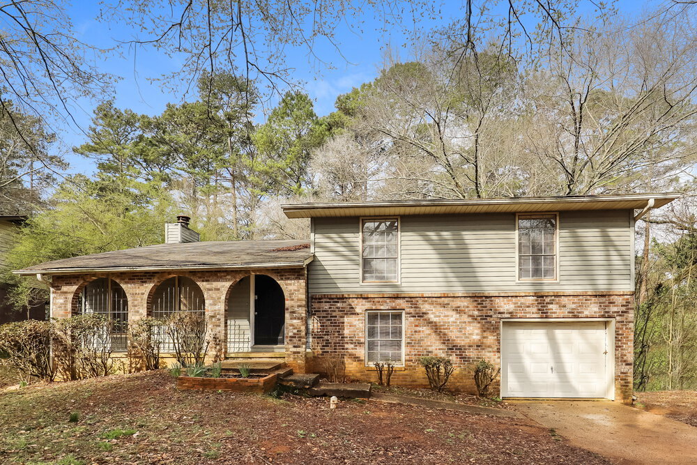 8799 Dorsey Rd in Riverdale, GA - Building Photo