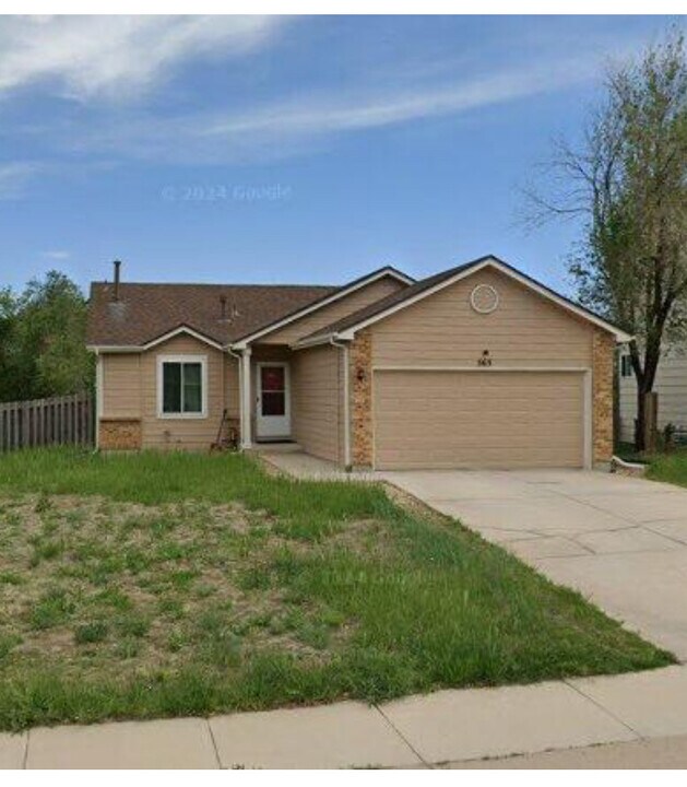 563 Kearney Ave S in Colorado Springs, CO - Building Photo