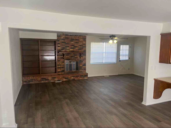 715 S Pleasant View Dr in Mustang, OK - Building Photo - Building Photo