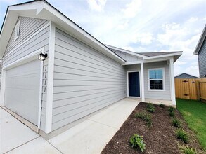 1111 Cattail Ln in Bastrop, TX - Building Photo - Building Photo