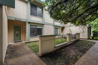 9520 Quail Village Ln in Austin, TX - Building Photo - Building Photo