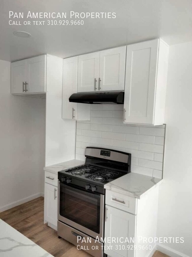 1423 W Lingan Ln-Unit -5 in Santa Ana, CA - Building Photo - Building Photo