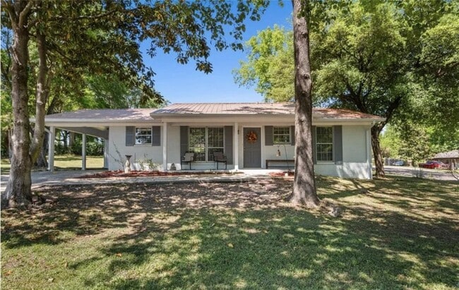property at 1710 9th St N