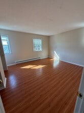 19 Judson Ave in Groton, CT - Foto de edificio - Building Photo