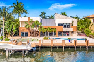 2626 Castilla Isle in Fort Lauderdale, FL - Building Photo - Building Photo