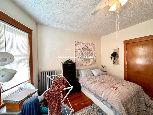 30 Adams St, Unit B in Medford, MA - Building Photo - Building Photo