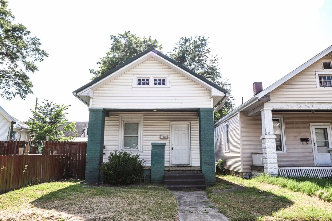 1163 S Bedford Ave in Evansville, IN - Building Photo