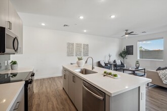 2121 E Voltaire Ave in Phoenix, AZ - Building Photo - Building Photo