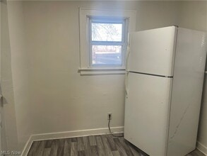 958 E Wilbeth Rd in Akron, OH - Building Photo - Building Photo