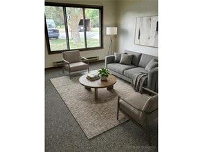 102 Madison Ave N in Battle Lake, MN - Foto de edificio - Building Photo