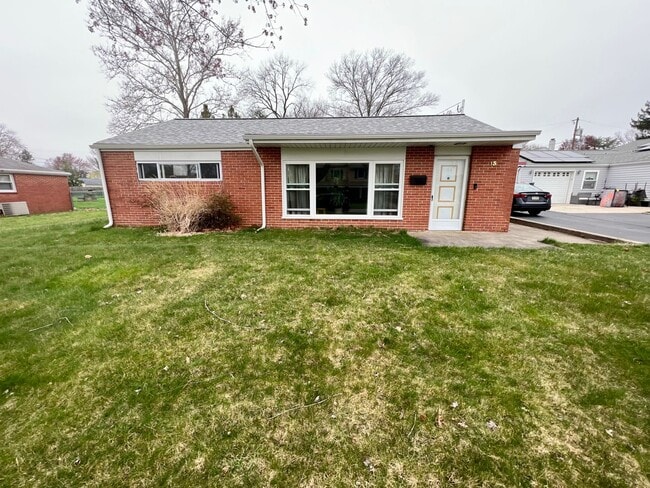 13 Laurel Ln