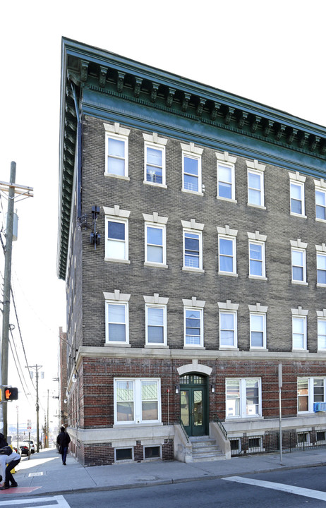 600 Palisade Ave in Jersey City, NJ - Building Photo