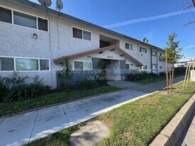 2890 E Artesia Blvd in Long Beach, CA - Building Photo