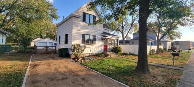 property at 1106 9th St