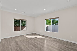 6715 Cedros Ave, Unit 6715 Cedros in Van Nuys, CA - Foto de edificio - Building Photo