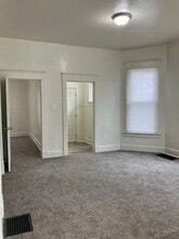 319 W Nebraska Ave in Peoria, IL - Building Photo - Building Photo