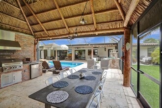 9890 SW 138th St in Miami, FL - Building Photo - Building Photo