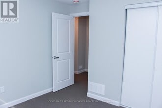 305 Eldorado Private in Ottawa, ON - Building Photo - Building Photo