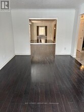 33 Winborne Rd in Vaughan, ON - Building Photo - Building Photo