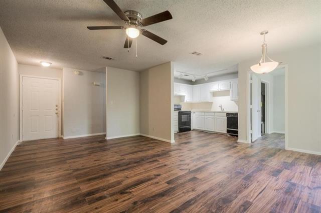 244 W McFarland St in Bells, TX - Building Photo