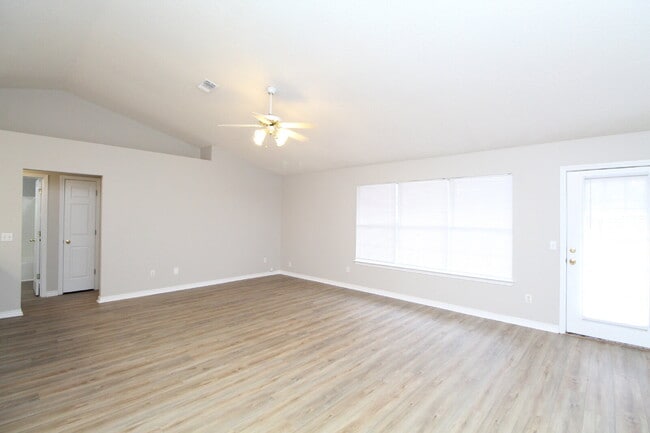 6854 Cedar Ridge Cir in Milton, FL - Building Photo - Building Photo