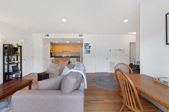 77 Jefferson St-Unit -6 in Hoboken, NJ - Building Photo - Building Photo