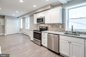 1622 South St-Unit -UNIT 2R in Philadelphia, PA - Building Photo - Building Photo