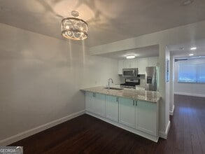 54 Country Pl Ct in Alpharetta, GA - Foto de edificio - Building Photo