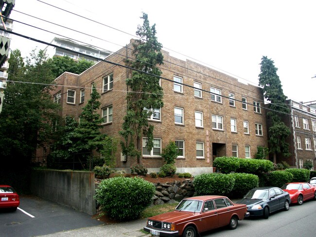 Consul Apartments in Seattle, WA - Building Photo - Building Photo