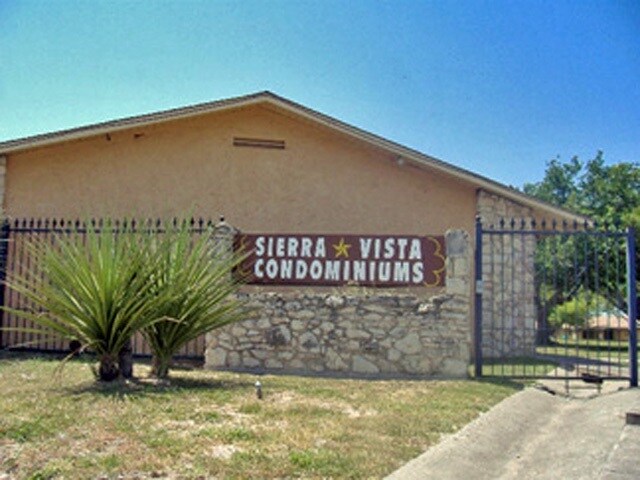710 W Cantu Rd in Del Rio, TX - Building Photo
