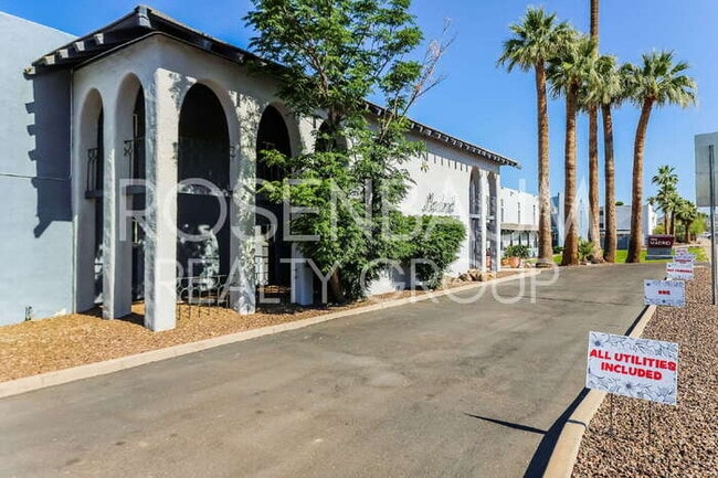 6320 N 16th St, Unit 205 in Phoenix, AZ - Foto de edificio - Building Photo