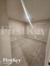 9214 Burnet Flds Dr, Unit C in Baytown, TX - Foto de edificio - Building Photo