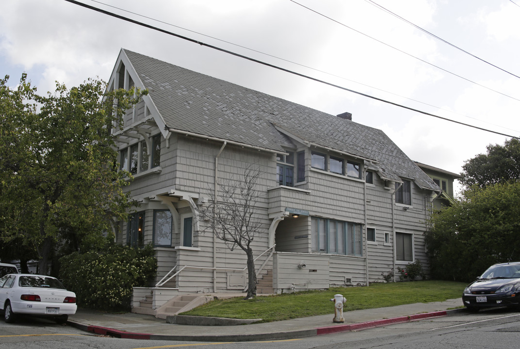 4100-4102 Terrace St in Oakland, CA - Building Photo