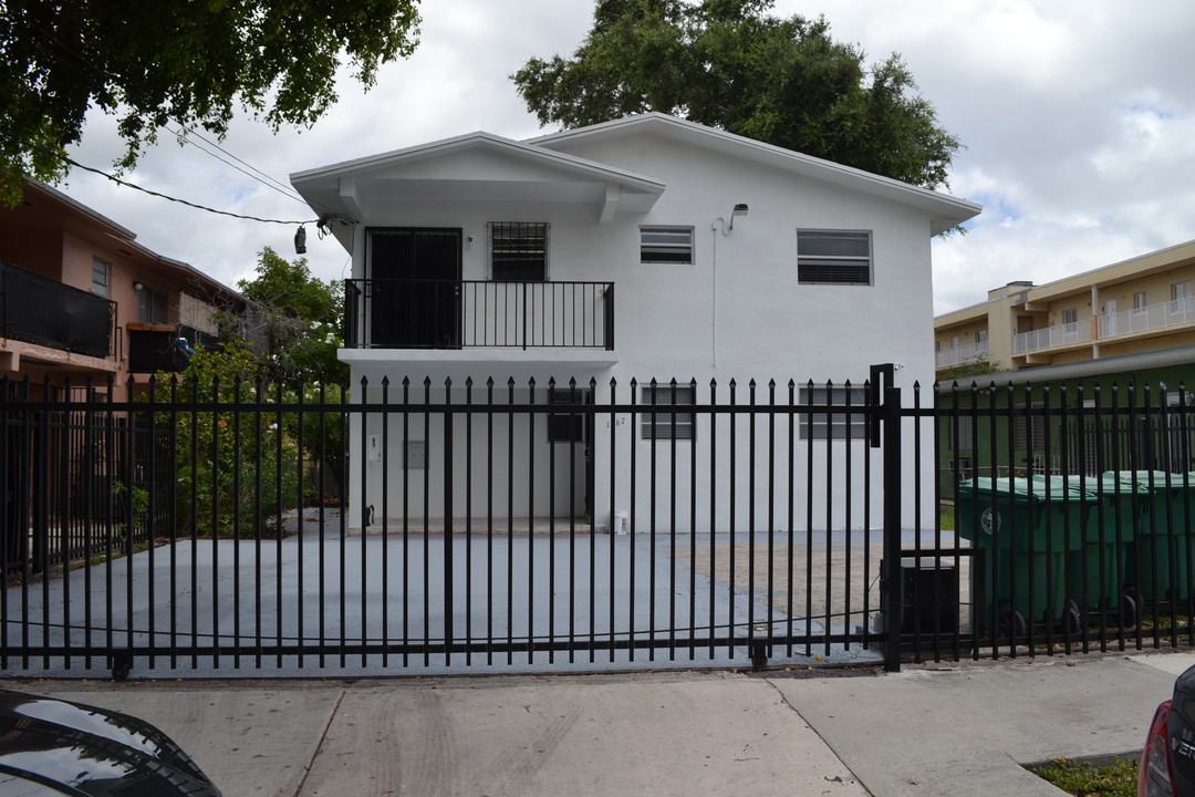 1467 SW 3rd St in Miami, FL - Building Photo