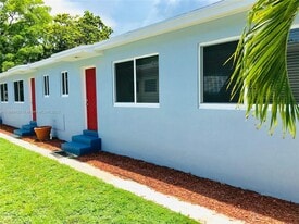 1949 Funston St in Hollywood, FL - Building Photo