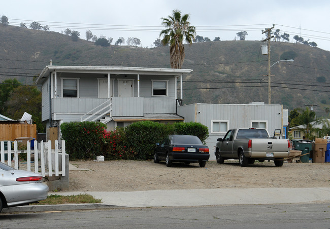 175 W Flint St in Ventura, CA - Building Photo - Building Photo