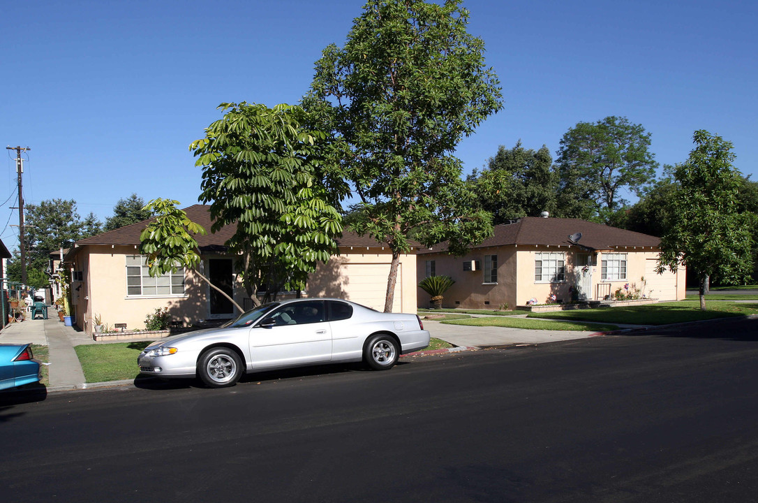 5949 Cloverly Ave in Temple City, CA - Foto de edificio