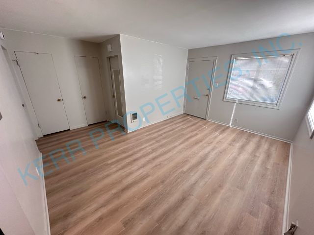 5710 NE Hassalo St in Portland, OR - Building Photo - Building Photo