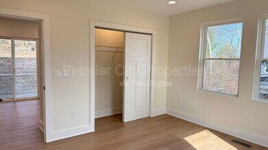 240 Mcgregor Ave in Cincinnati, OH - Building Photo - Building Photo