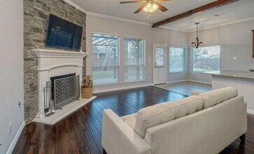 2817 Pioneer Dr in Denton, TX - Building Photo - Building Photo