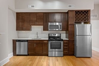 518 E 13th St-Unit -518 3 in Cincinnati, OH - Foto de edificio - Building Photo