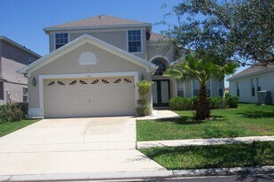 105 Westmoreland Cir in Kissimmee, FL - Building Photo