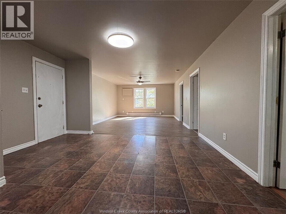 1597 Drouillard Rd in Windsor, ON - Building Photo