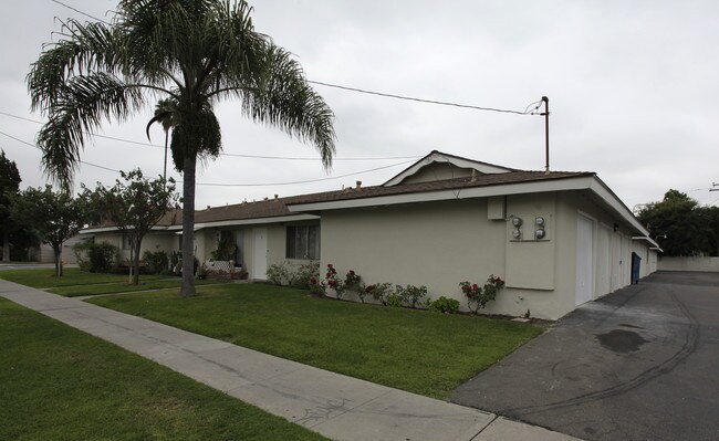 801 W La Verne St in Anaheim, CA - Building Photo - Building Photo