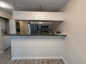 1331 Alberni St in Vancouver, BC - Building Photo