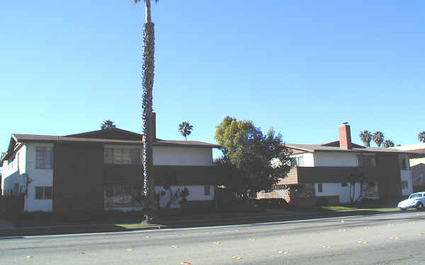 2641-2647 Harbor Blvd in Ventura, CA - Foto de edificio - Building Photo