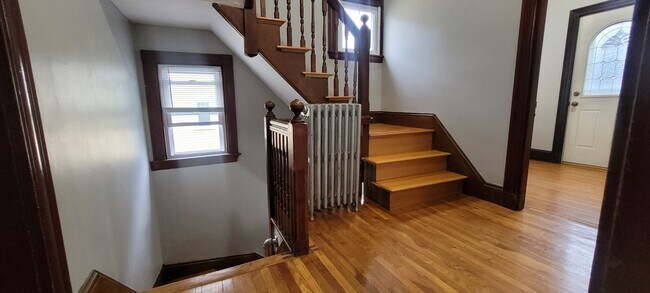 116 Lonsdale St, Unit 2